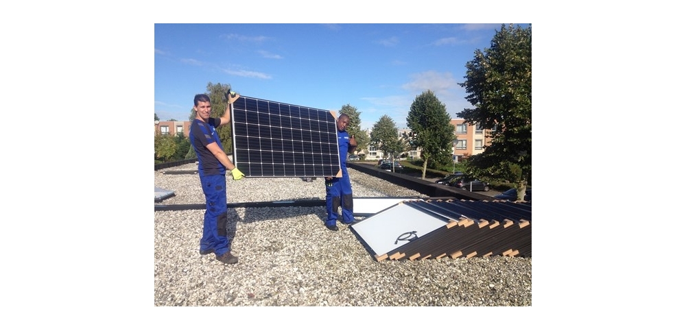 Woningcorporatie trekt huurders in Almere over streep voor zonnepanelen