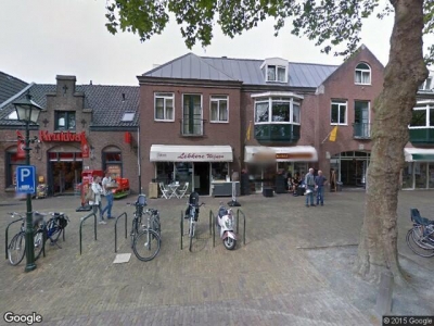 Plein 8, Houten